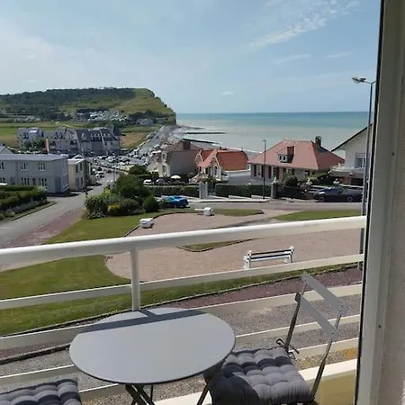 Avec Vue Sur *